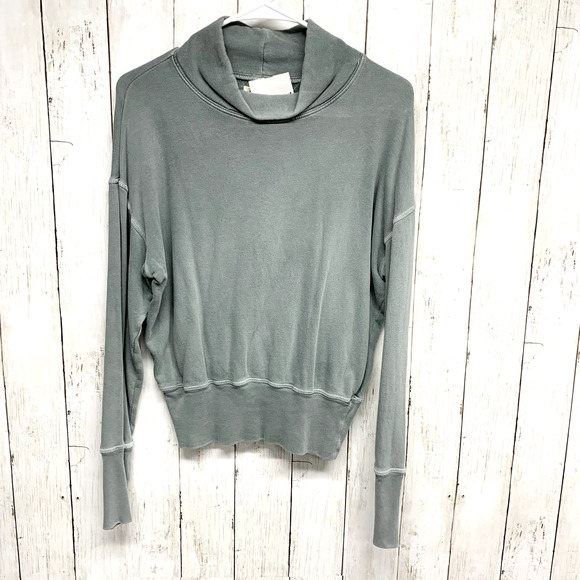Rivet & Threads Sweater Women Size M Cropped Mockneck Sage Green Cotton USA Made - Picture 1 of 4